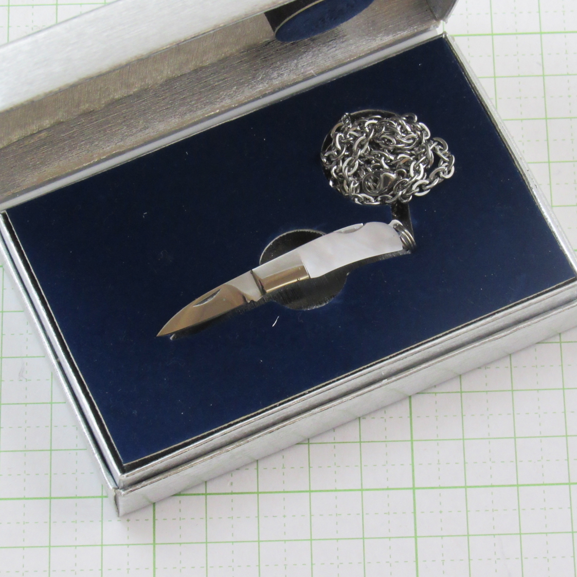 ネックレスチェーン付きミニナイフ