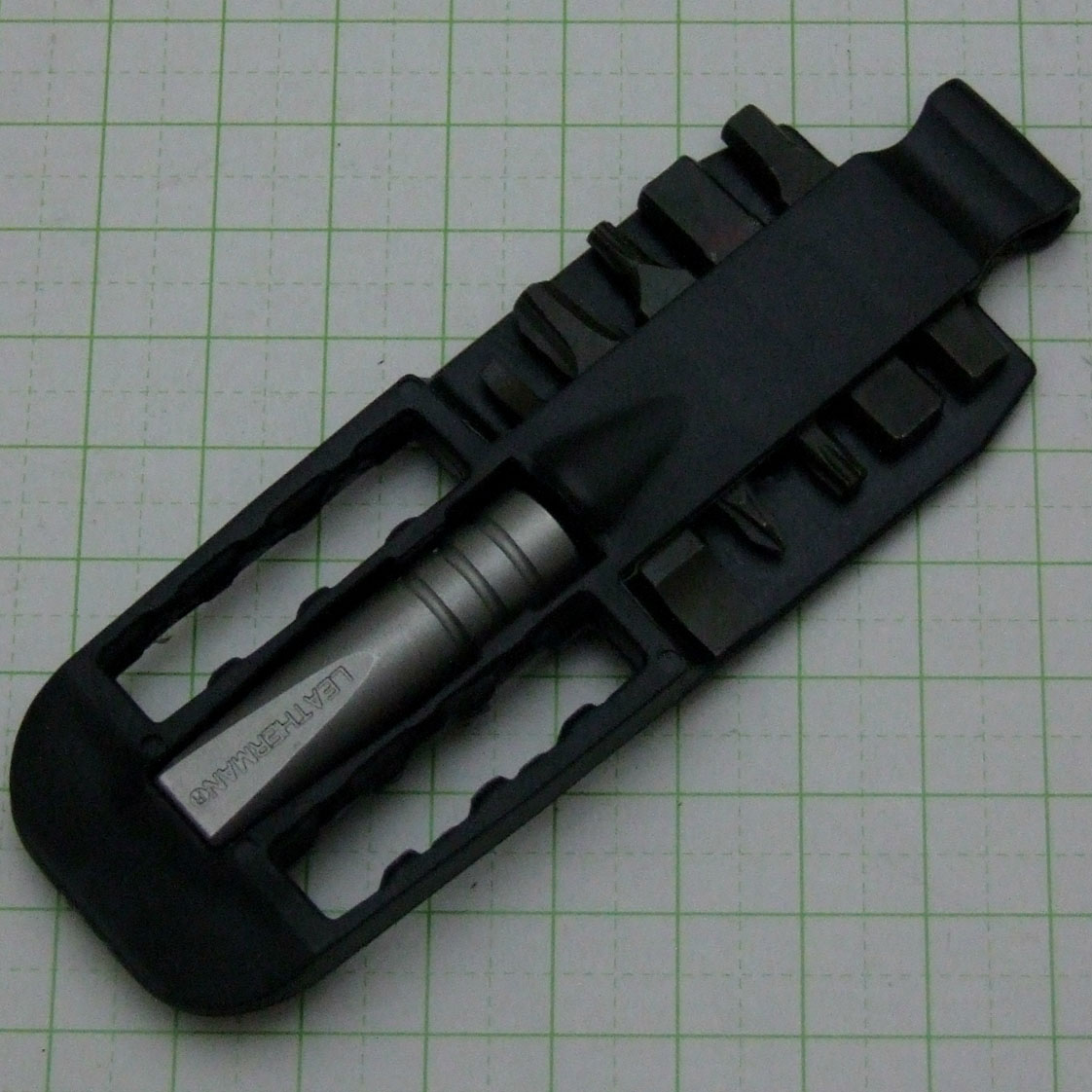 リムーバル・ビット・ドライバー